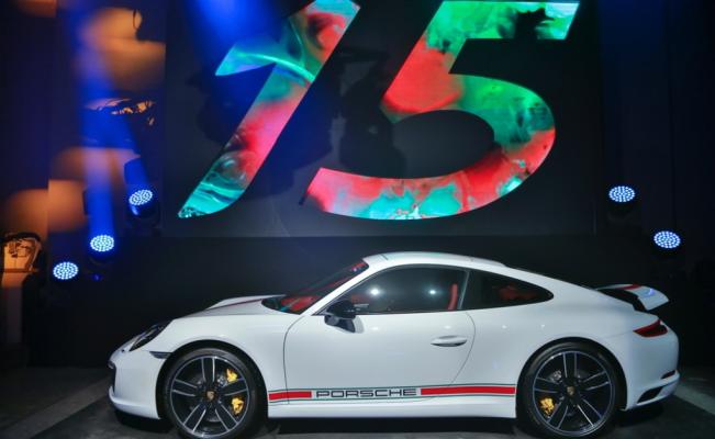 Exhibidos los 911 Carrera GTS para celebrar 15 años de Porsche en México.