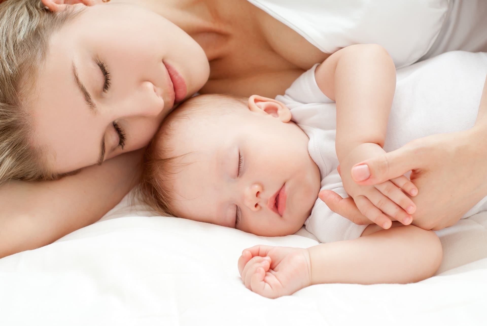 Colecho con el bebé: por qué dormir juntos es beneficioso