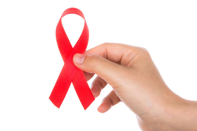 Científicos españoles logran suprimir el VIH en 6 pacientes con células madre