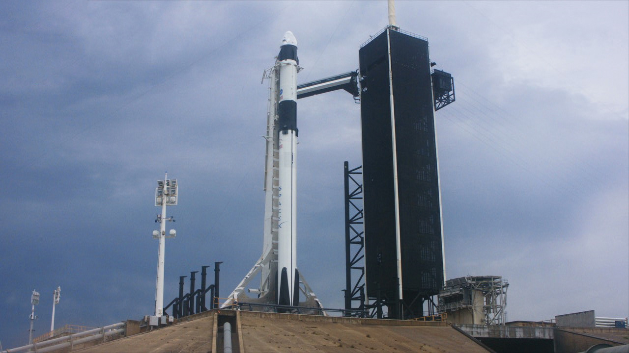 Se aplaza al sábado el lanzamiento tripulado de SpaceX y la NASA